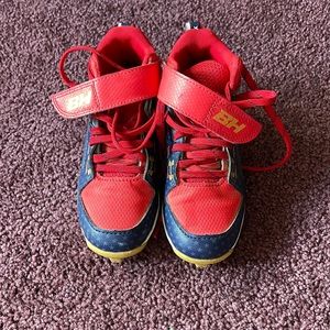 Under Armour baseball shoes youth size 12k